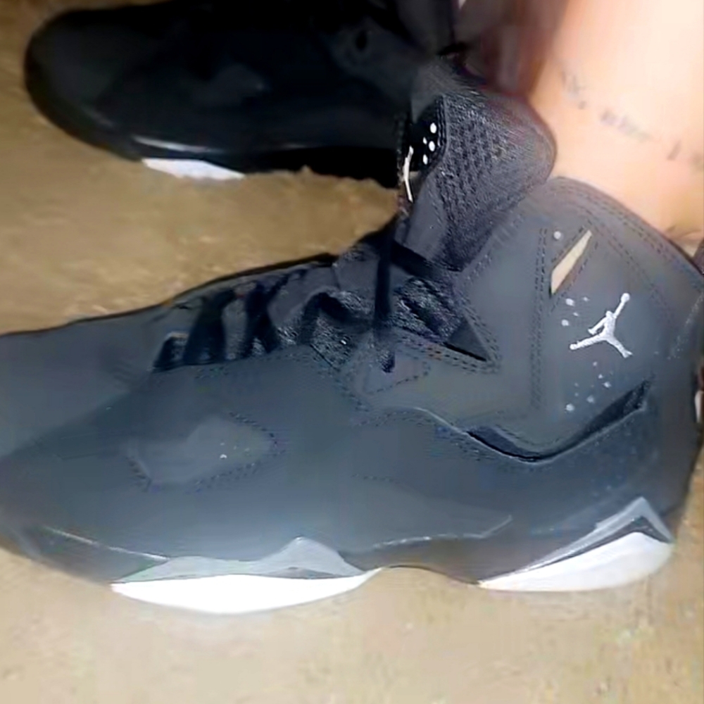 Jordan's, black, size 8